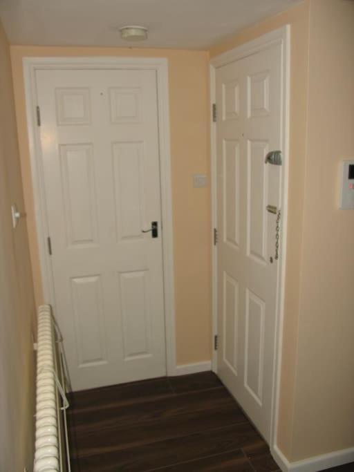Modern Cosy Private Studio, Wifi, Ip-Tv, Must See Romford Esterno foto