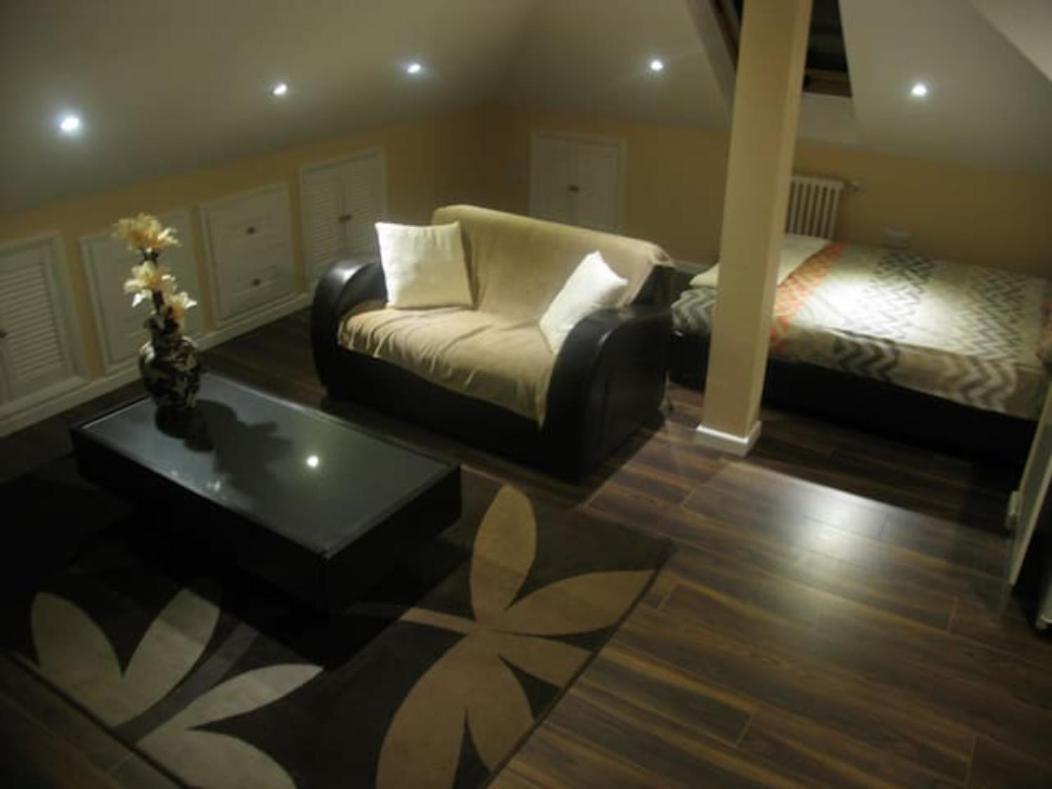 Modern Cosy Private Studio, Wifi, Ip-Tv, Must See Romford Esterno foto