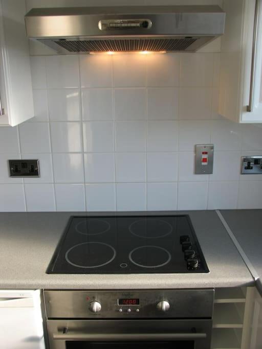 Modern Cosy Private Studio, Wifi, Ip-Tv, Must See Romford Esterno foto