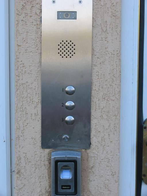 Modern Cosy Private Studio, Wifi, Ip-Tv, Must See Romford Esterno foto